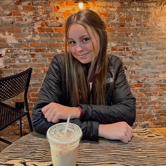 Meet your Posher, Rylie - Picture 3 of 4